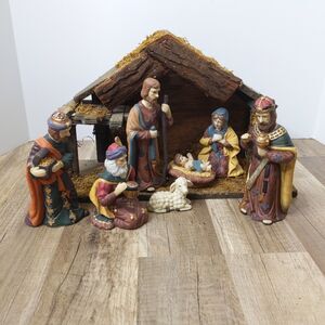 VTG East West Distributing 8 Piece Hand Paint PORCELAIN Nativity Set Wood Stable